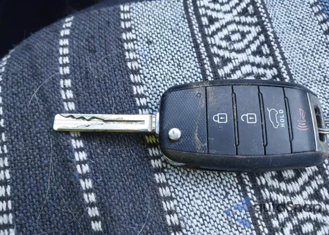 2019 Kia Soul + z USA, uszkodzony, nr VIN KNDJP3A5XK7629996